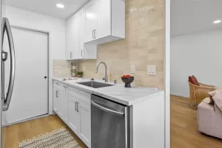 Photo #2: 250043526 Listing