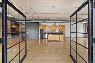 Photo #1: 250043677 Listing 