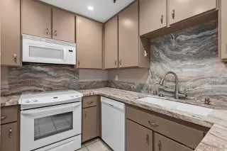 Photo #4: 250043713 Listing