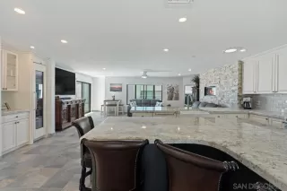 Photo #6: 250043728 Listing 