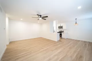 Photo #1: 250043736 Listing 