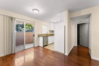 Photo #1: 250043741 Listing 