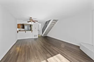 Photo #4: 250043837 Listing