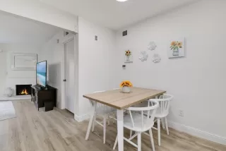 Photo #1: 250043842 Listing 