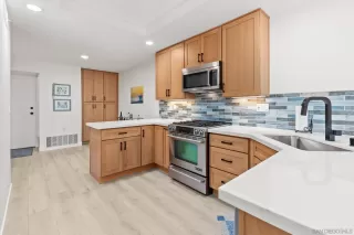 Photo #3: 250043851 Listing 