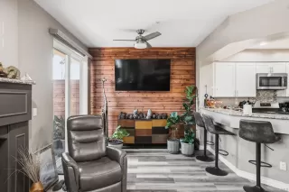 Photo #5: 250043861 Listing