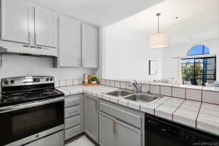 Photo #2: 250043879 Listing 