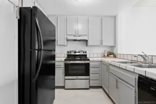 Photo #3: 250043879 Listing 