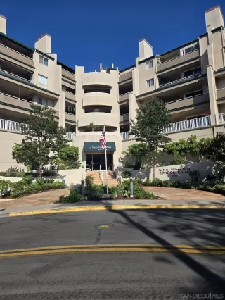 More Details about MLS # 250043882 : 4701 DATE UNIT 205