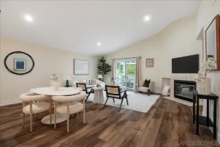 Photo #1: 250043979 Listing 