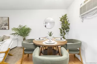 Photo #5: 250044111 Listing