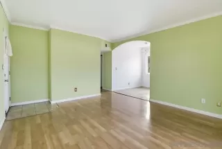 Photo #6: 250044183 Listing