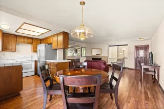 Photo #6: 250044263 Listing 