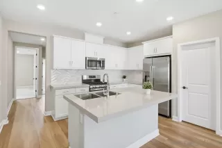 Photo #5: 250044317 Listing