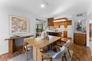 Photo #5: 250044336 Listing