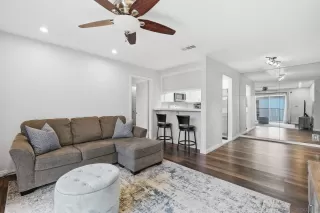 Photo #5: 250044346 Listing