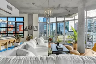 Photo #4: 250044357 Listing