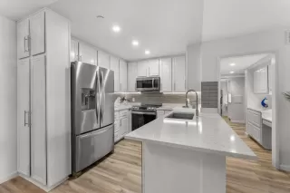 Photo #5: 250044443 Listing