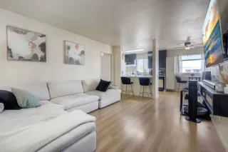 Photo #2: 250044618 Listing 