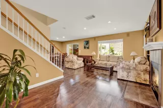 Photo #2: 250044621 Listing 