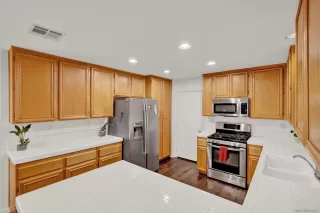 Photo #3: 250044621 Listing 