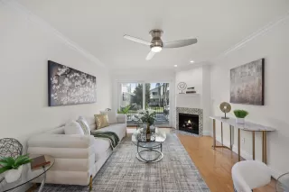 Photo #2: 250044637 Listing 