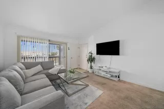 Photo #2: 250044684 Listing