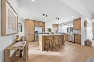 Photo #2: 250044727 Listing 