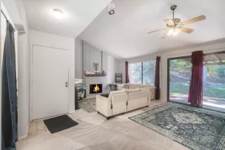 Photo #4: 250044730 Listing