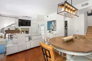 Photo #4: 250044767 Listing