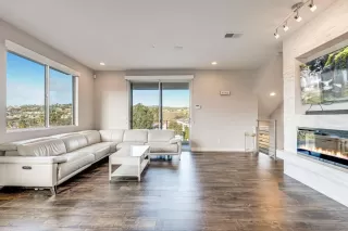 Photo #3: 250044799 Listing