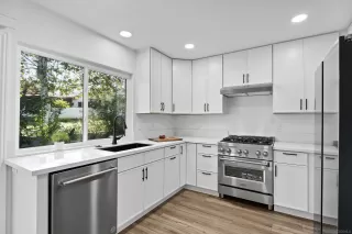 Photo #3: 250044903 Listing