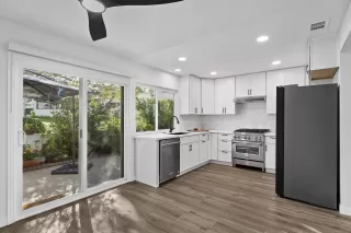 Photo #5: 250044903 Listing