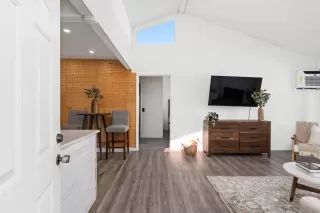 Photo #2: 250044909 Listing 