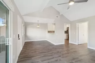 Photo #5: 250044929 Listing