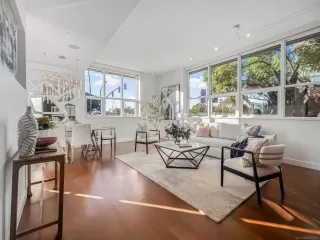 Photo #2: 250044935 Listing 