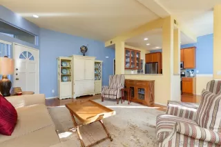 Photo #3: 250044980 Listing 