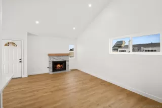 Photo #4: 250045021 Listing