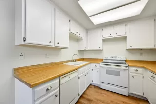 Photo #3: 250045096 Listing 