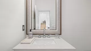 Photo #4: 250045189 Listing