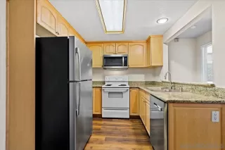 Photo #6: 250045225 Listing