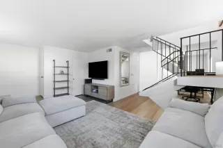 Photo #2: 250045472 Listing