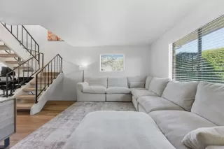 Photo #4: 250045472 Listing