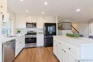 Photo #6: 250045637 Listing