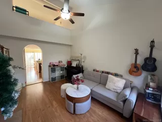 Photo #5: 250045737 Listing