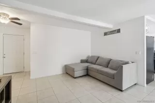 Photo #4: 250045776 Listing