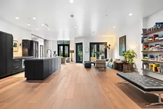 More Details about MLS # 250045785 : 2500 6TH AVE UNIT TH04