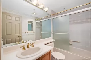 Photo #5: 250045873 Listing