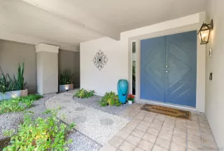 Photo #1: 250045904 Listing 