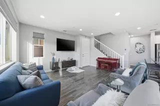 Photo #5: 250045916 Listing